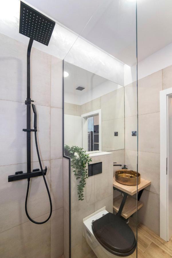 Liberty Apartments, 3Rd Floor, No Elevator ซาเกร็บ ภายนอก รูปภาพ